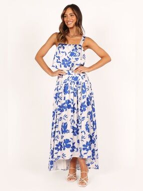 New! Petal & Pup Lulu Blue Floral Two-Piece Crop Top  High-Low Skirt Set Medium